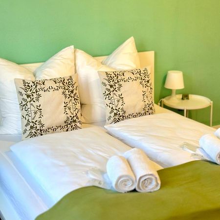Raha Apartments - Charmantes Studio-Apartment - Hbf - Gratis Parkplatz Эрфурт Экстерьер фото