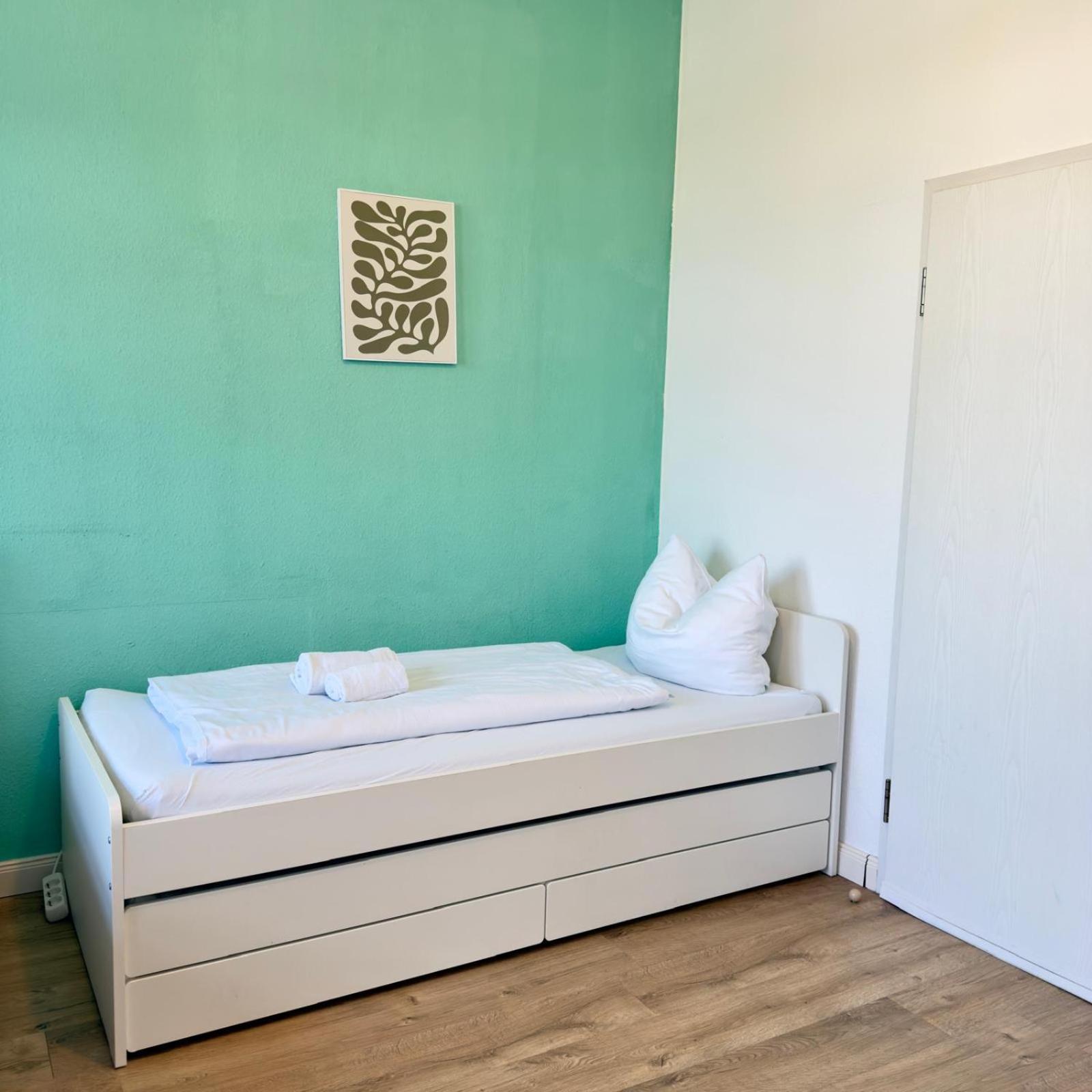 Raha Apartments - Charmantes Studio-Apartment - Hbf - Gratis Parkplatz Эрфурт Экстерьер фото